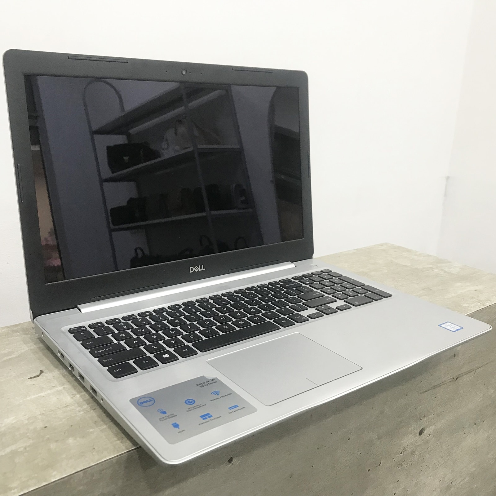Dell inspiron 5570 Core i5 高速SSD 値引不可 - ノートPC